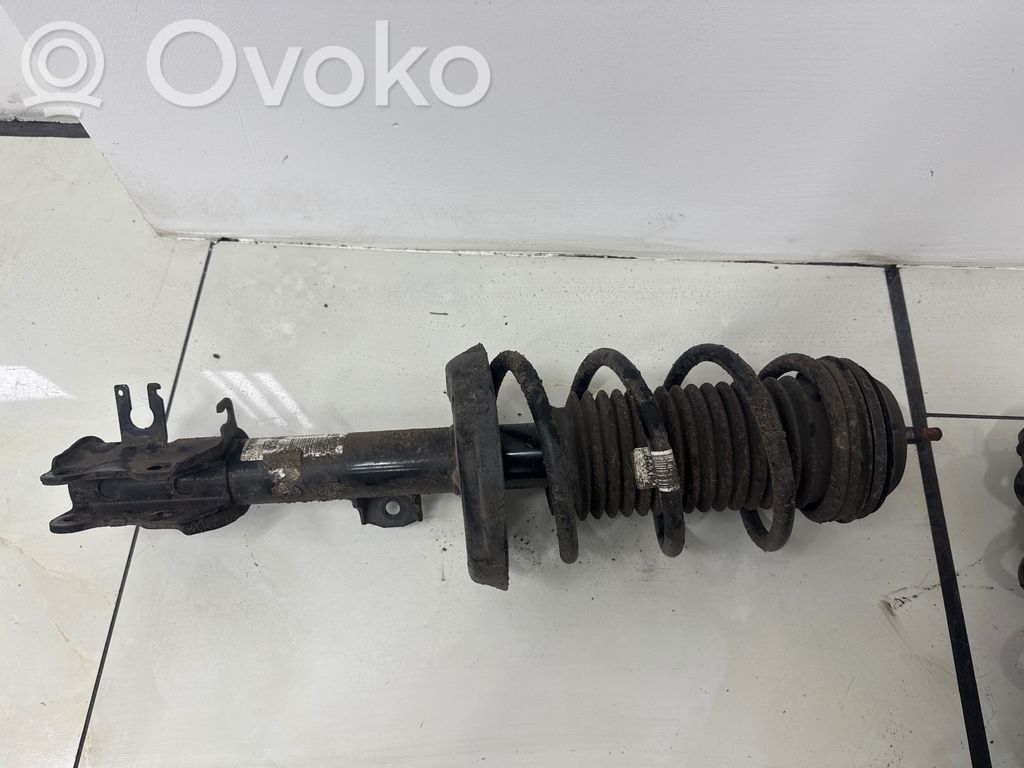Opel Corsa E Priekšpusē amortizators ar atsperi 