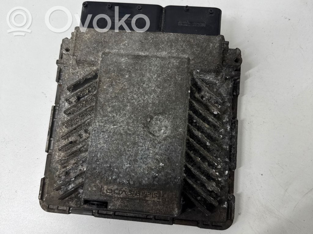 Volkswagen PASSAT B6 Engine control unit/module 
