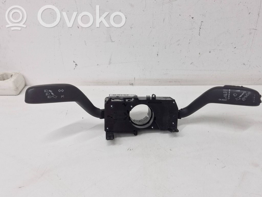 Skoda Fabia Mk2 (5J) Interruptor/palanca de limpiador de luz de giro 