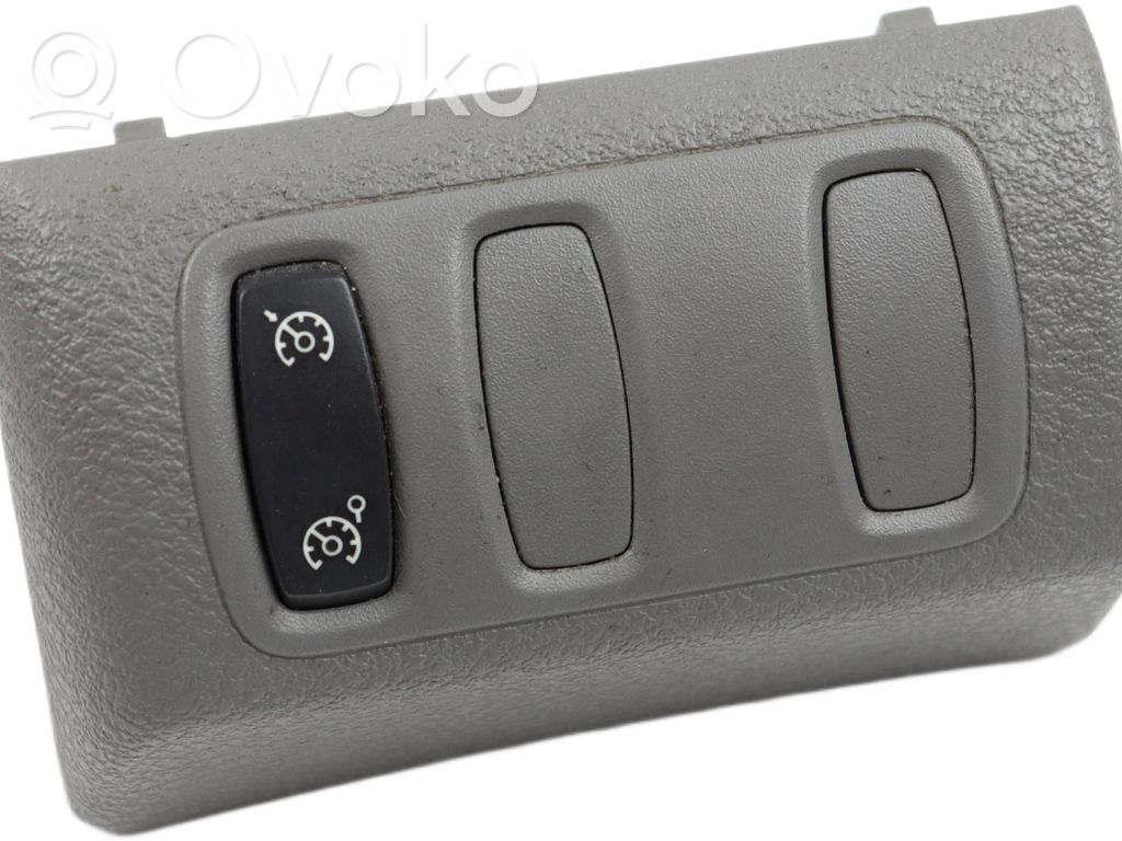 ESP (stability program) switch   8200025895