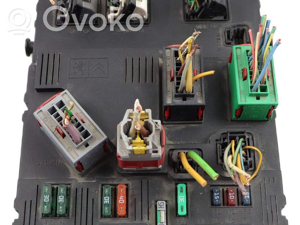 Peugeot 206 Fuse module 