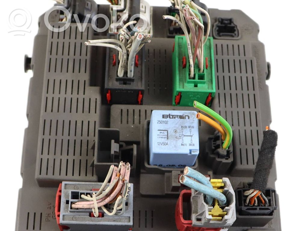 Citroen C5 Fuse module 