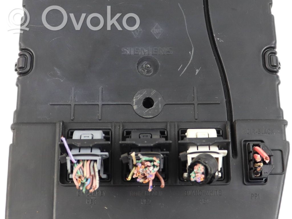 Renault Megane II Fuse module 
