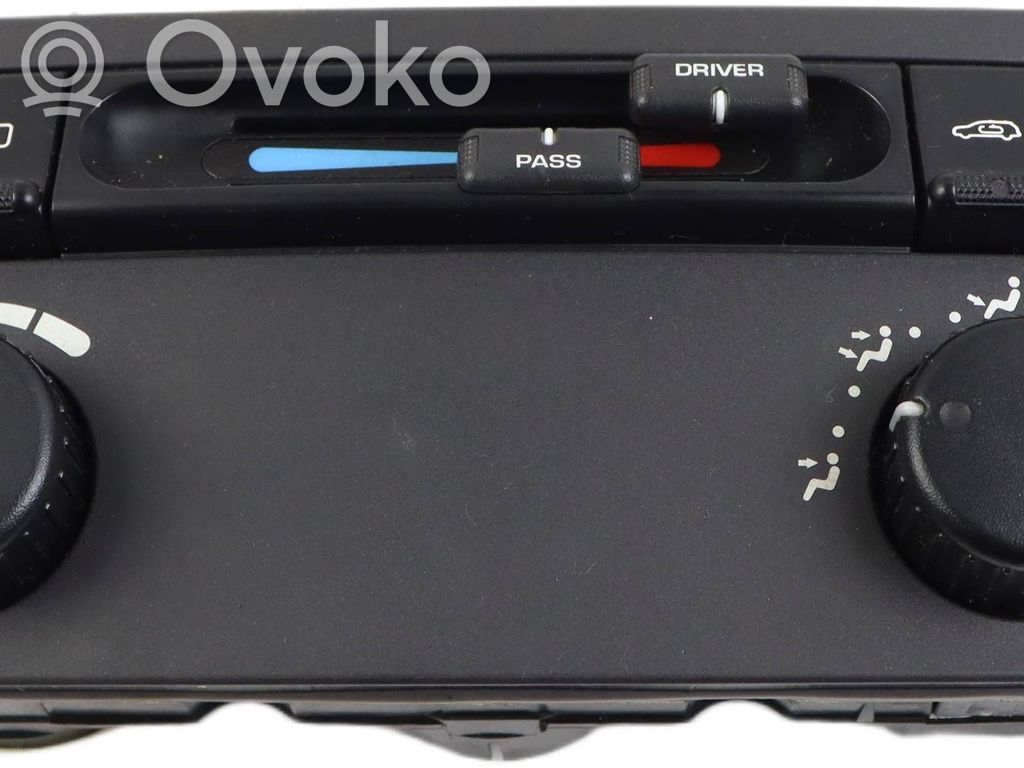 Chrysler Pacifica Climate control unit 