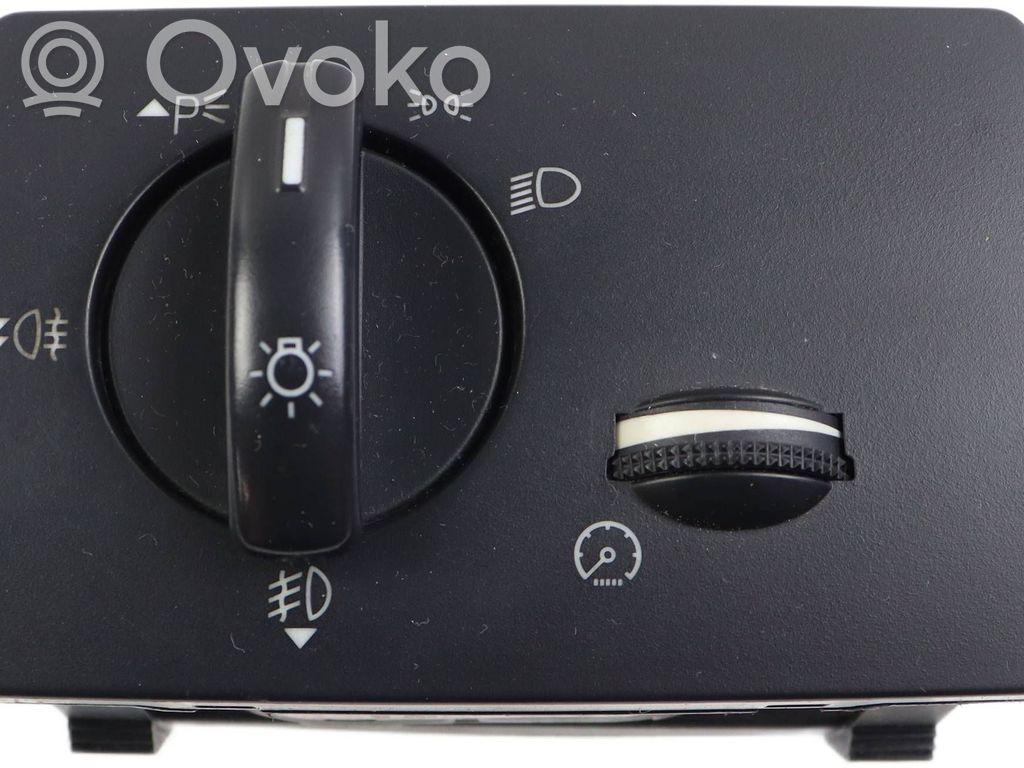 Ford Focus Light switch 