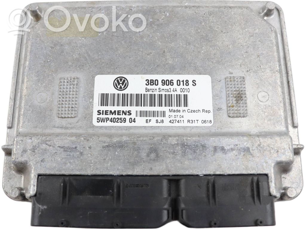 Volkswagen PASSAT B5.5 Engine control unit/module 