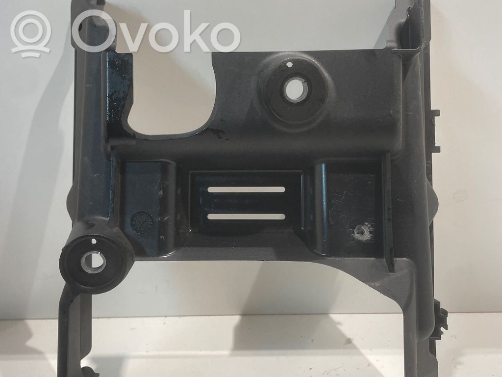 Audi Q7 4M Tie down hook / loop 