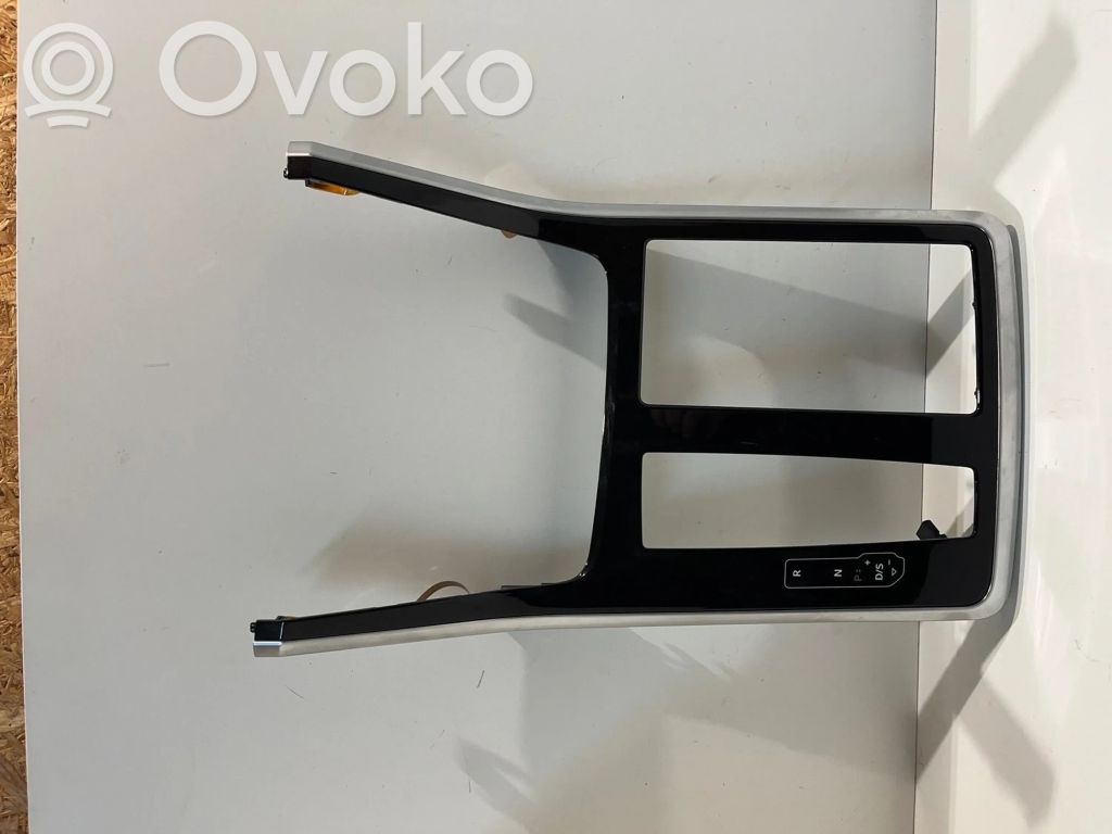 Audi Q8 Rivestimento del pannello 