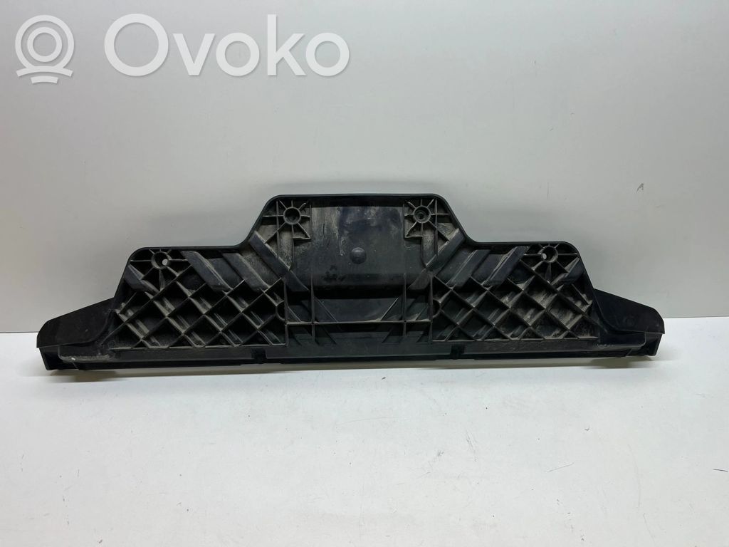 Audi Q7 4M Rear bumper mounting bracket 