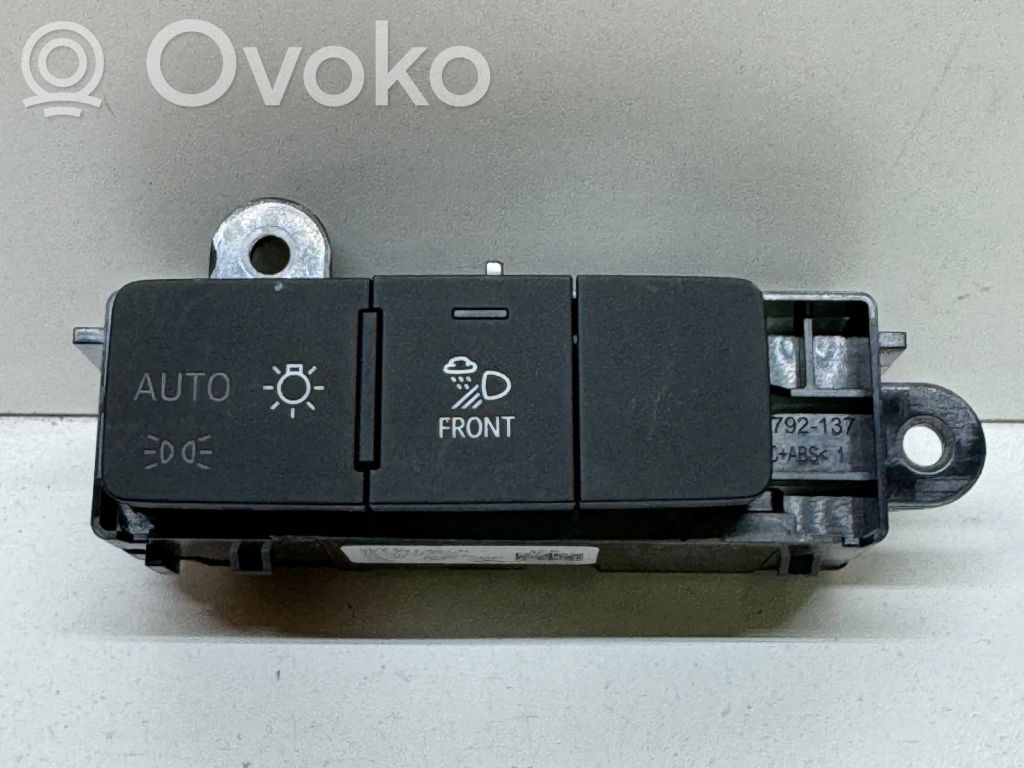 Audi Q3 F3 Light switch 