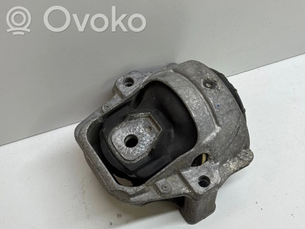 Porsche Macan (95B) Engine mount bracket 