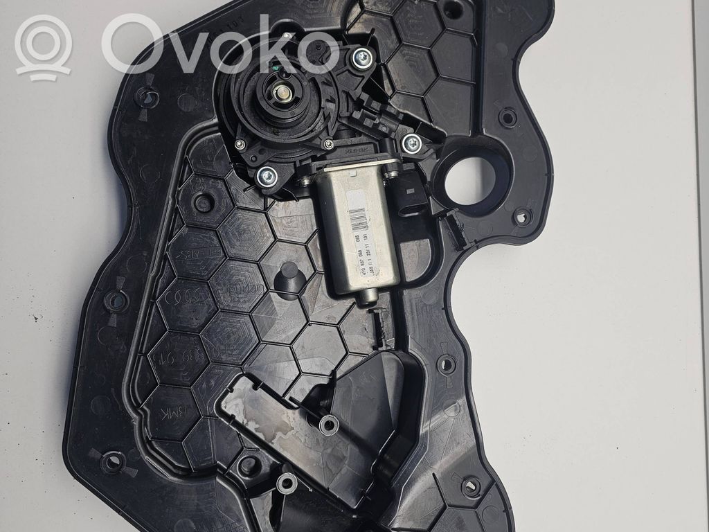 Audi A8 S8 D4 4H Silniczek dociągania drzwi przednich 