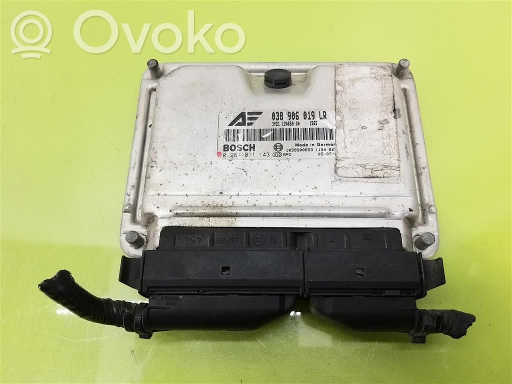 Unidad de control/módulo del motor   0281011143