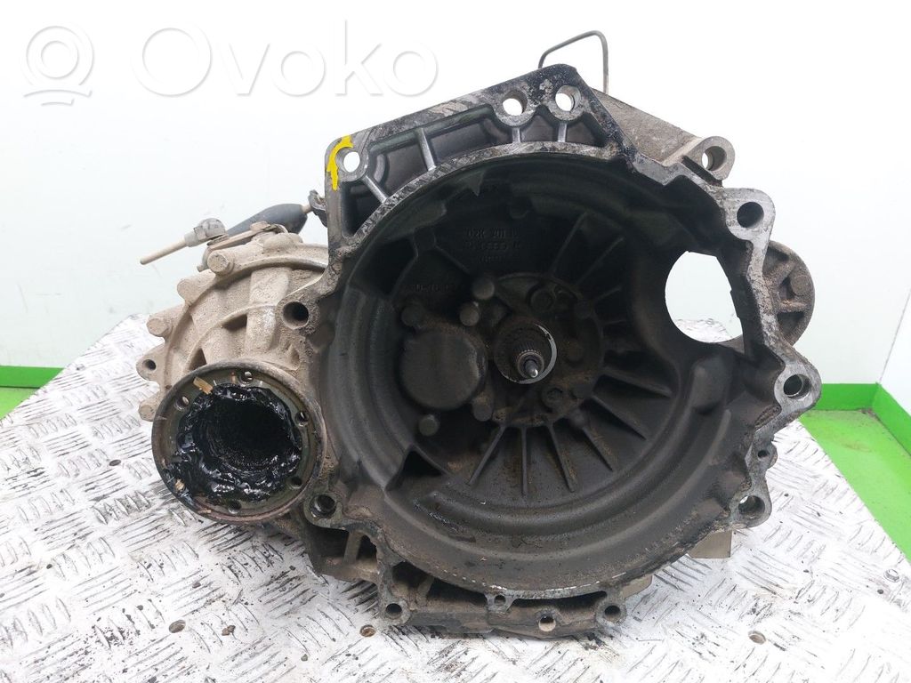 Volkswagen Caddy Manual 5 speed gearbox 
