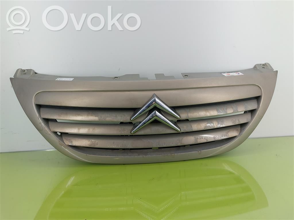 Citroen C3 Etupuskurin ylempi jäähdytinsäleikkö 