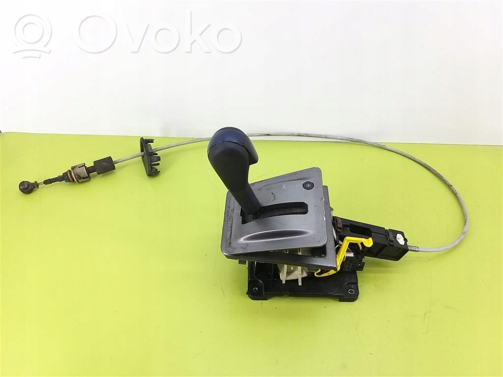 Opel Vectra C Lewarek zmiany biegów / dolny 