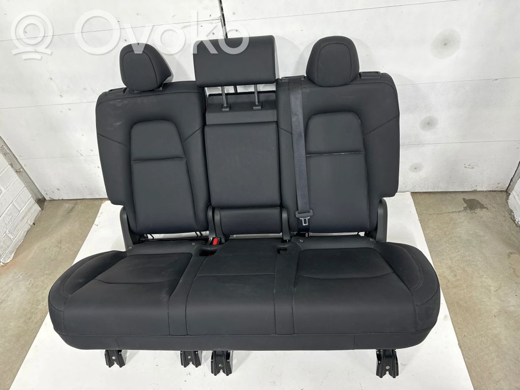 Tesla Model Y Antra eilė sėdynių 