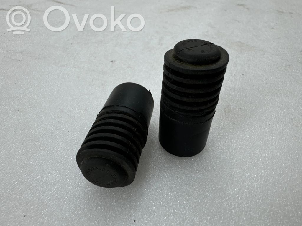 Tesla Model Y Tailgate/trunk/boot lid buffer 