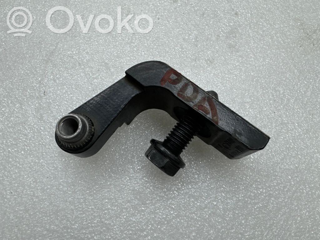 BMW i3 Front door lower hinge 