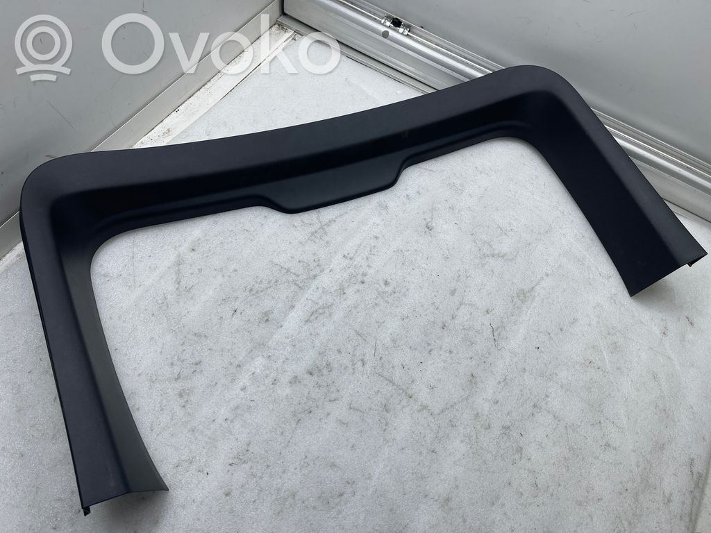 Tailgate/trunk upper cover trim   1622262