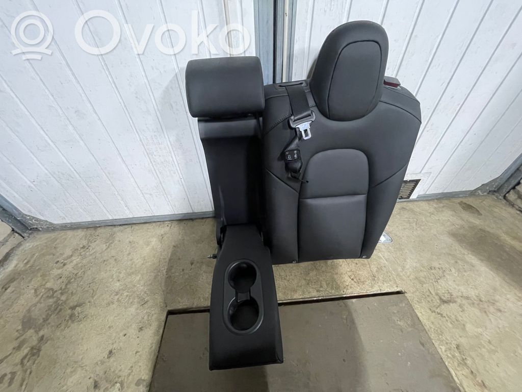 Tesla Model 3 Galinė sėdynė 