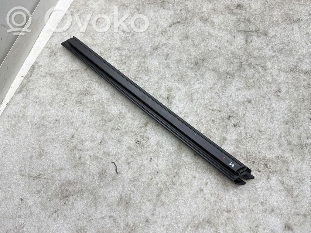 BMW X2 U10 Etuoven kumitiiviste 