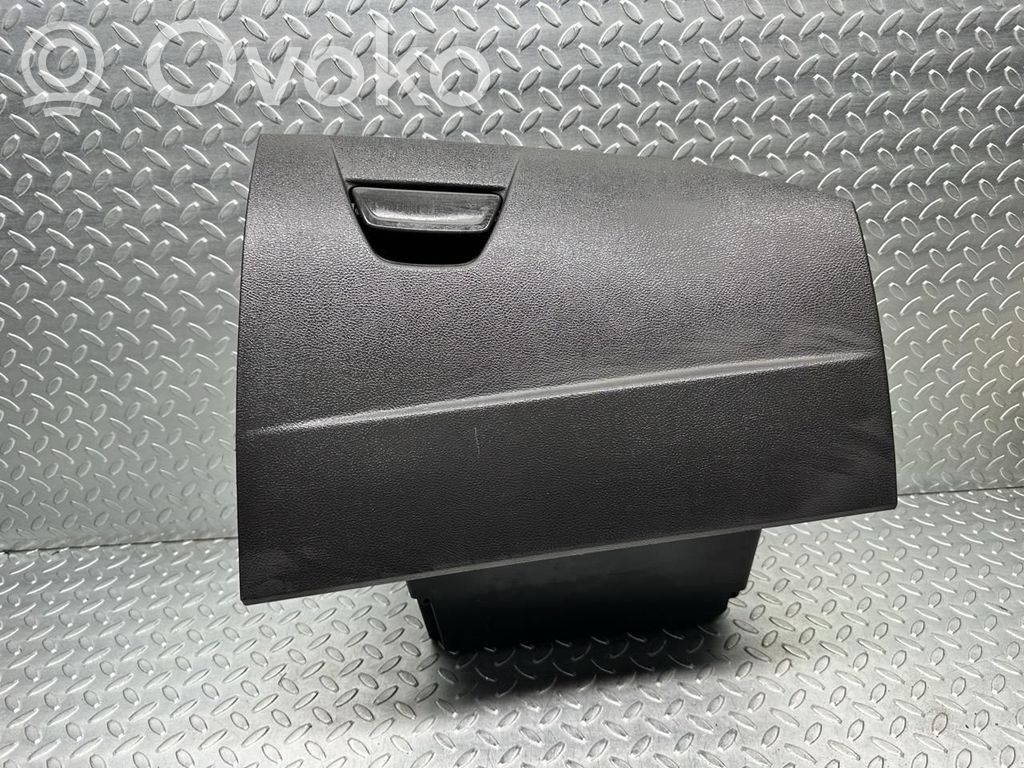 Ford Focus Daiktadėžės (bordačioko) komplektas 