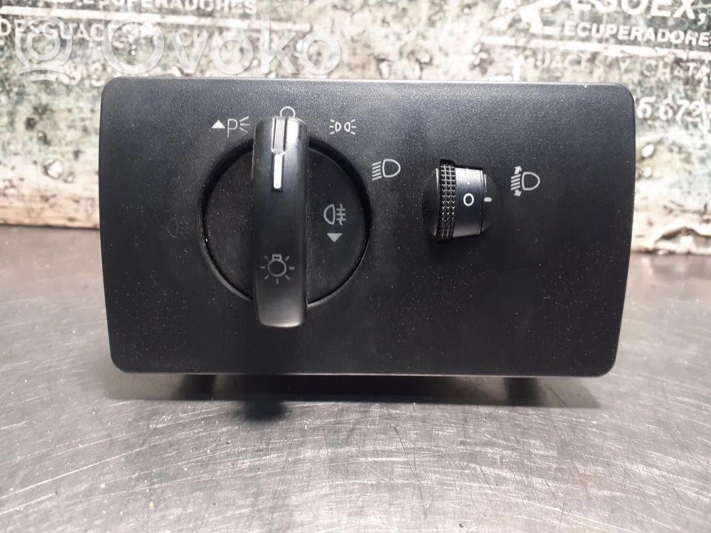 Interrupteur d’éclairage   1S7T13A024CB