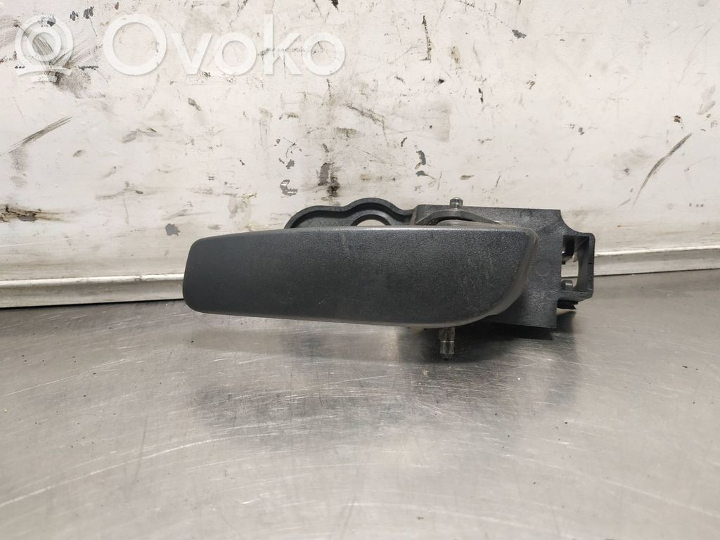 Front door interior handle   T044
