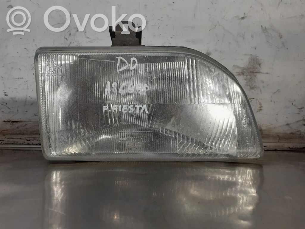 Ford Fiesta Scheinwerfer 