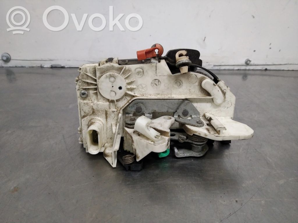 Dodge Caliber Etuoven lukko 
