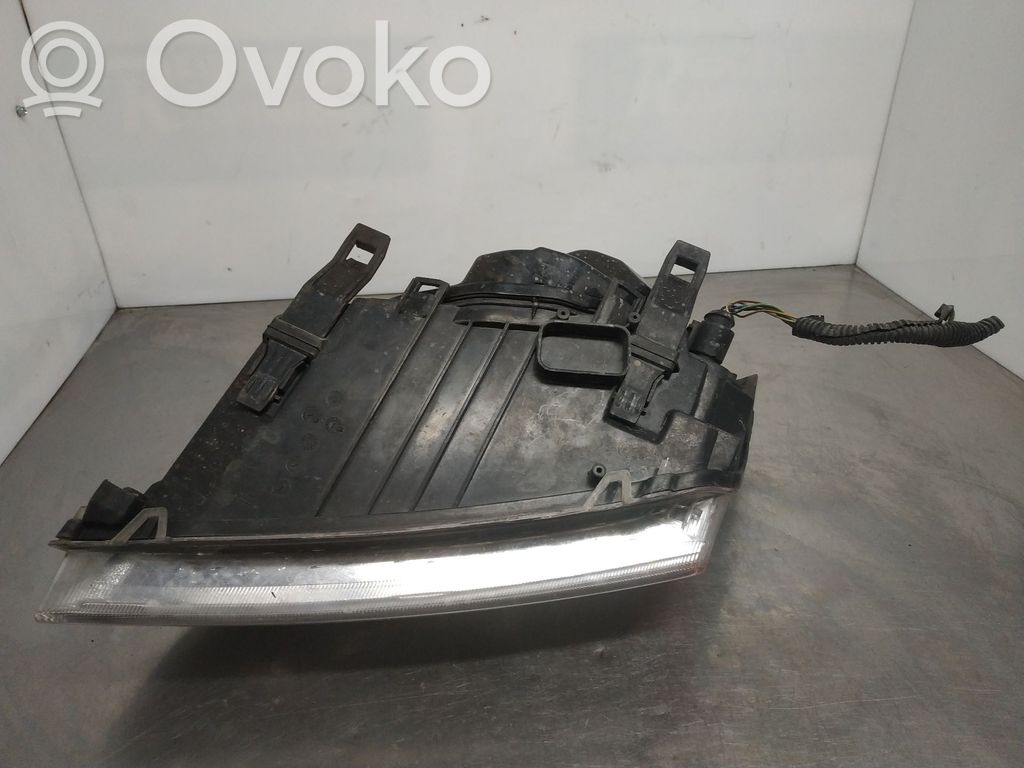 Ford Focus Headlight/headlamp 