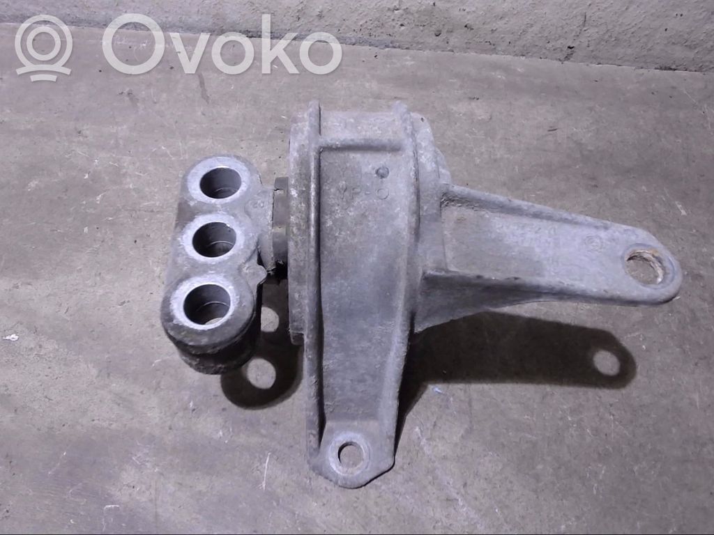 Engine mounting bracket   90375772
