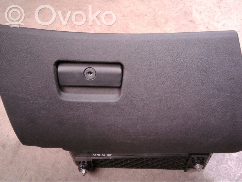Glove box