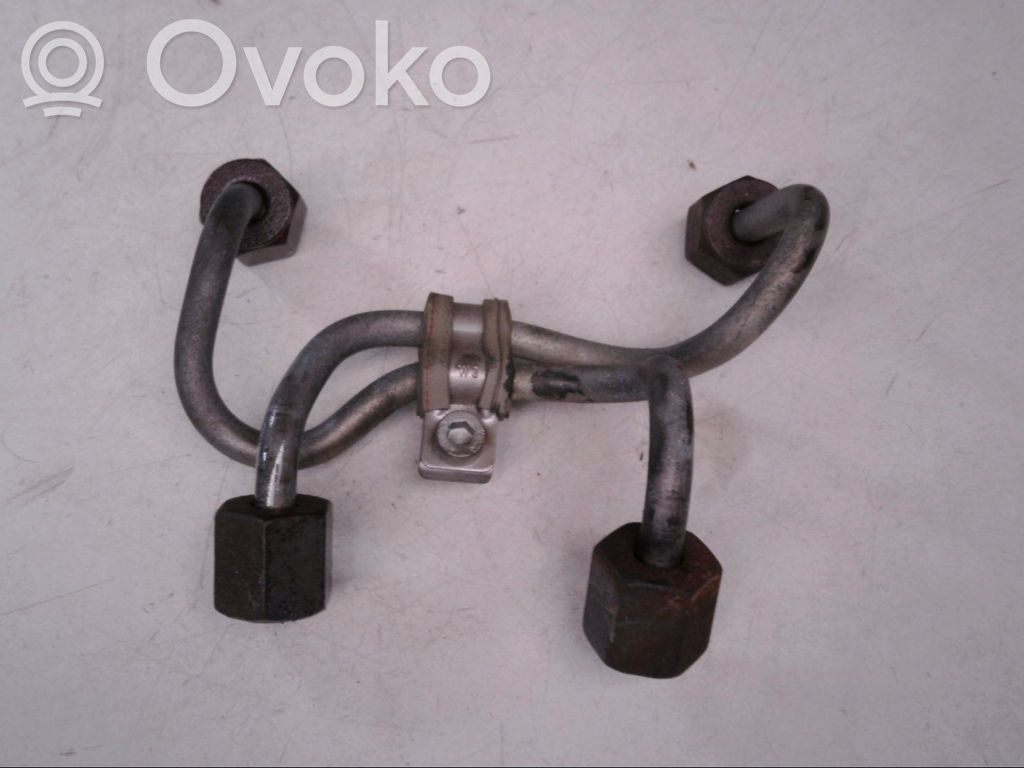 Fuel injector supply line/pipe