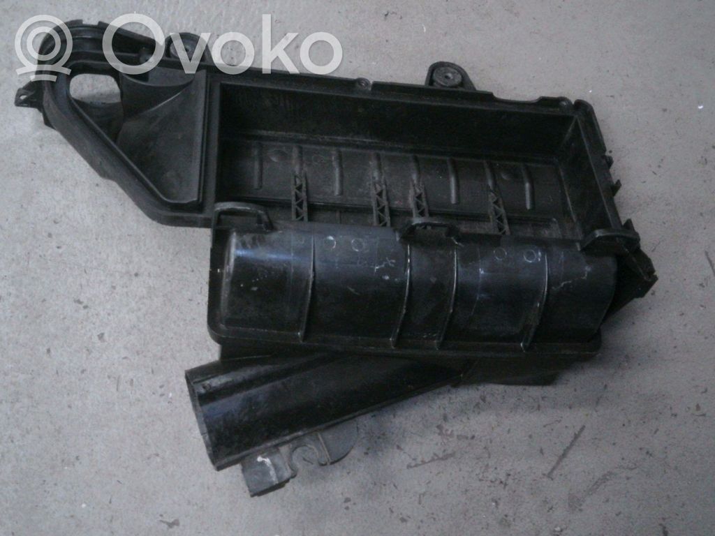 Ford Fiesta Obudowa filtra powietrza 
