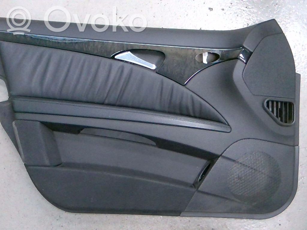 Mercedes-Benz E W211 Boczki / Poszycie drzwi przednich 