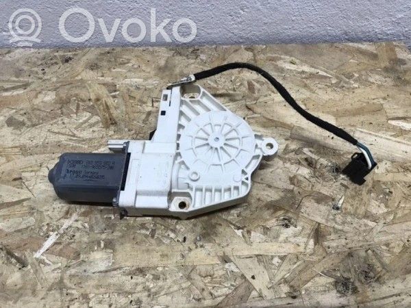 Audi A4 S4 B8 8K Varikliukas priekinio langų pakėlėjo 