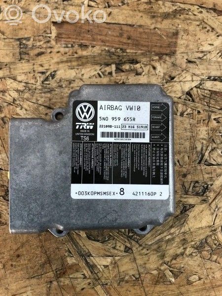 Volkswagen PASSAT B7 Oro pagalvių valdymo blokas 