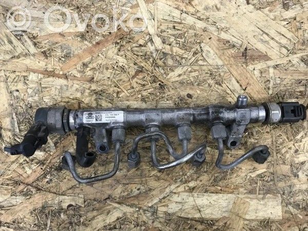 Audi A3 S3 8P Listwa wtryskowa 