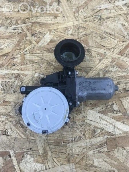 Toyota Auris 150 Alzacristalli della portiera posteriore con motorino 