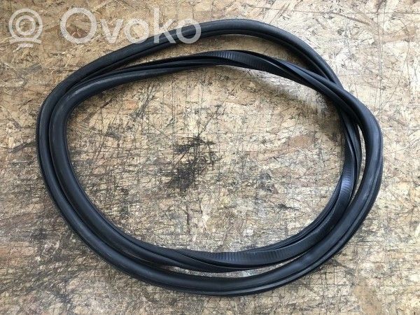 Volkswagen Polo V 6R Rear door rubber seal (on body) 