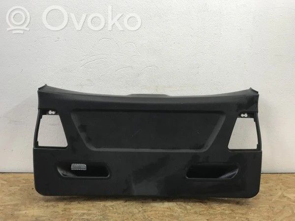 BMW X3 F25 Takaoven verhoilu 
