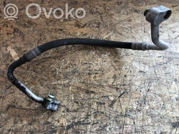 Volkswagen PASSAT B6 Air conditioning (A/C) pipe/hose 