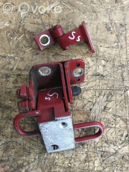 Volkswagen PASSAT B7 Rear door lower hinge 