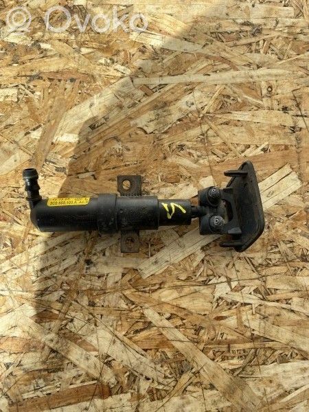Volkswagen PASSAT B6 Headlight washer pump 