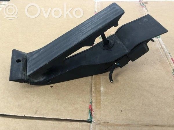Accelerator throttle pedal   6772645,32297