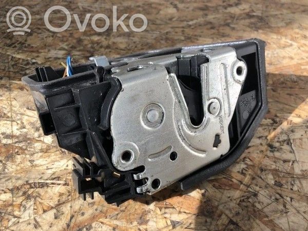 BMW 5 E60 E61 Zamek drzwi tylnych 