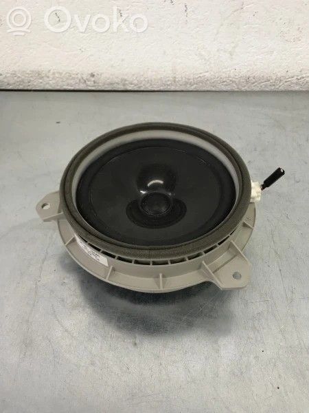 Lexus CT 200H Rear door speaker 