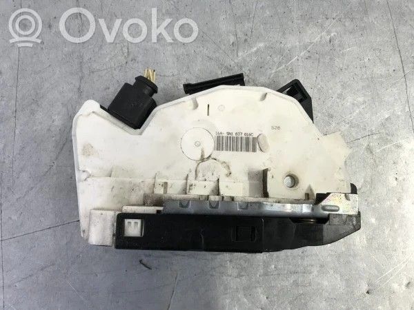 Volkswagen PASSAT CC Braccio della spazzola tergicristallo anteriore 
